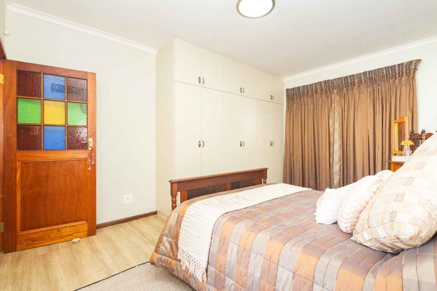 4 Bedroom Property for Sale in Panorama Western Cape